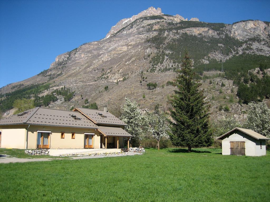 Chambres D'Hotes La Pierre D'Oran L'Argentiere-la-Bessee Exterior photo